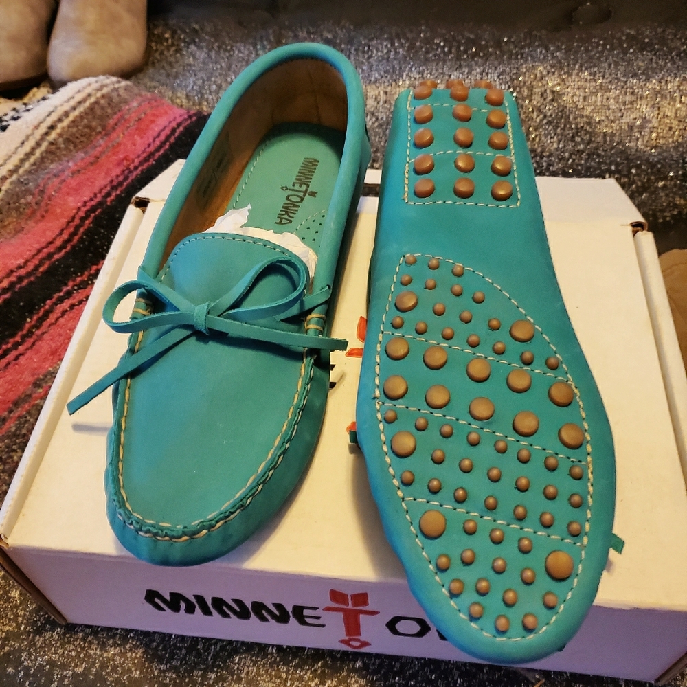 Minnetonka Driving Moccasins